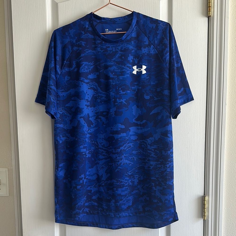 Under Armour Blue Short Sleeve Tee with Camo Pattern